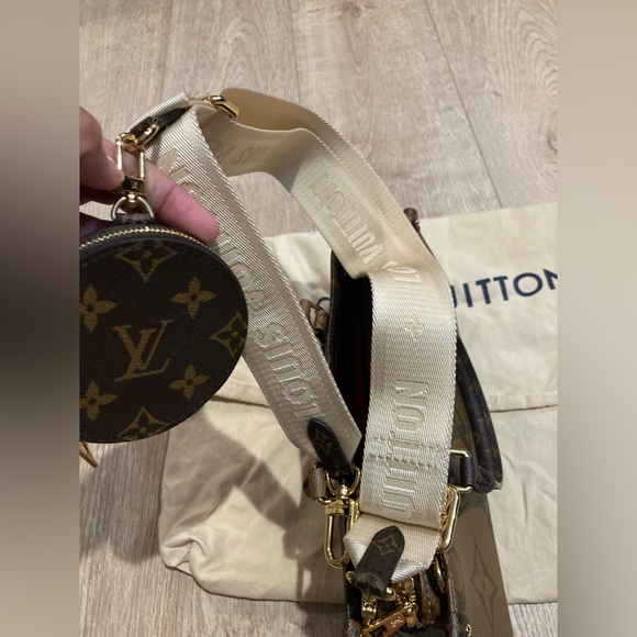 💯% Authentic Louis Vuitton Eastwest crossbody - Picture 12 of 13